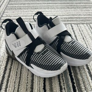 Boys’ Nike Black and White Slip-On Basketball Sneakers - size: 13
